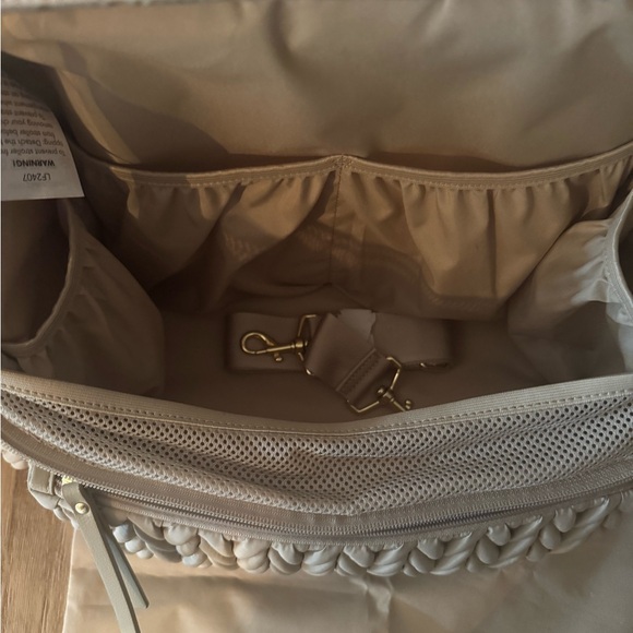 HAPP Brand Beige Diaper Bag & Pouf Bag Charm & Clip-on Accessory - Picture 10 of 15